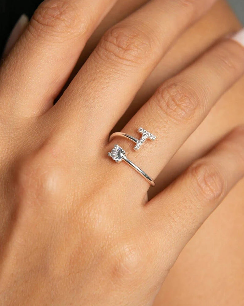 Bague ouverte en zircon avec initiales