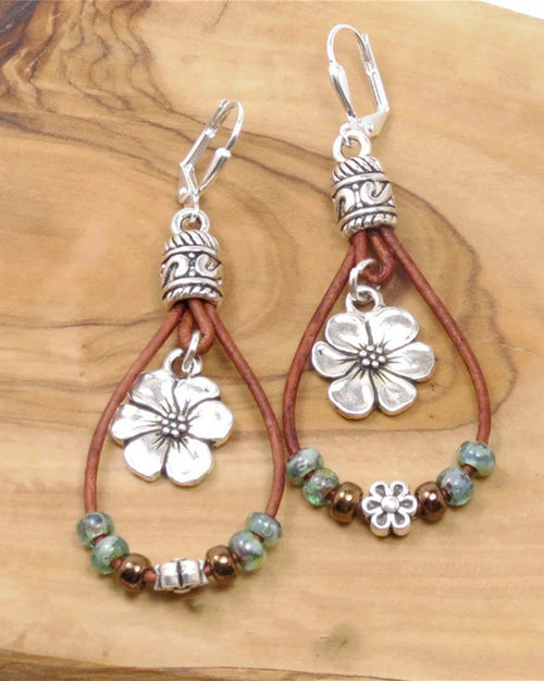 Boucles d'oreilles simples en cuir boho avec fleur en corde 1