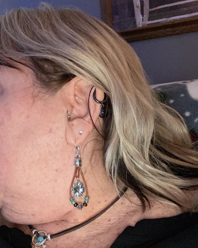 Boucles d'oreilles simples en cuir boho avec fleur en corde 4