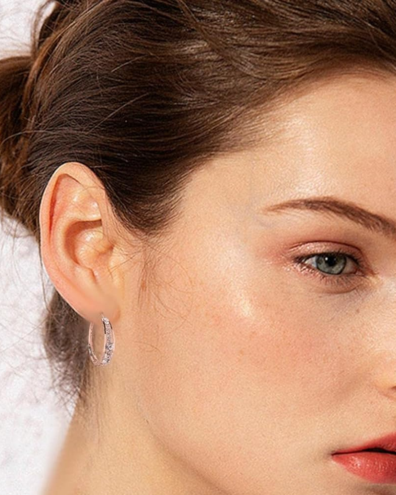 Grandes boucles d'oreilles créoles incrustées de strass 7